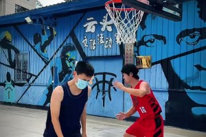 这模仿什么水平？😂模仿帝陈海泳爆笑演绎杨瀚森第一次首发表现