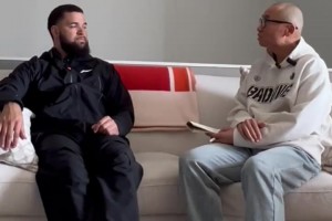 单打哈登！名场面：火箭时期林书豪队内训练用脚步晃过哈登！