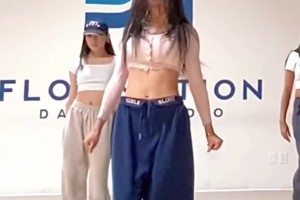 女篮资格赛旗开得胜！本场mvp李月汝！